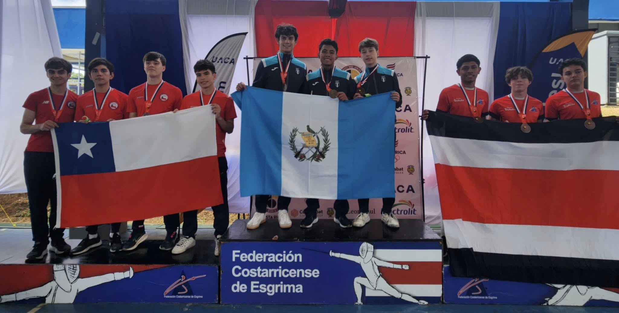 Equipo de florete en Mundial Juvenil en Costa Rica